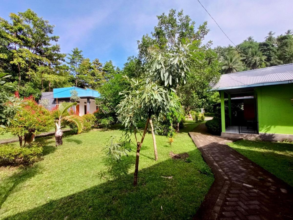 Tangkoko Lodge Bitung Buitenkant foto