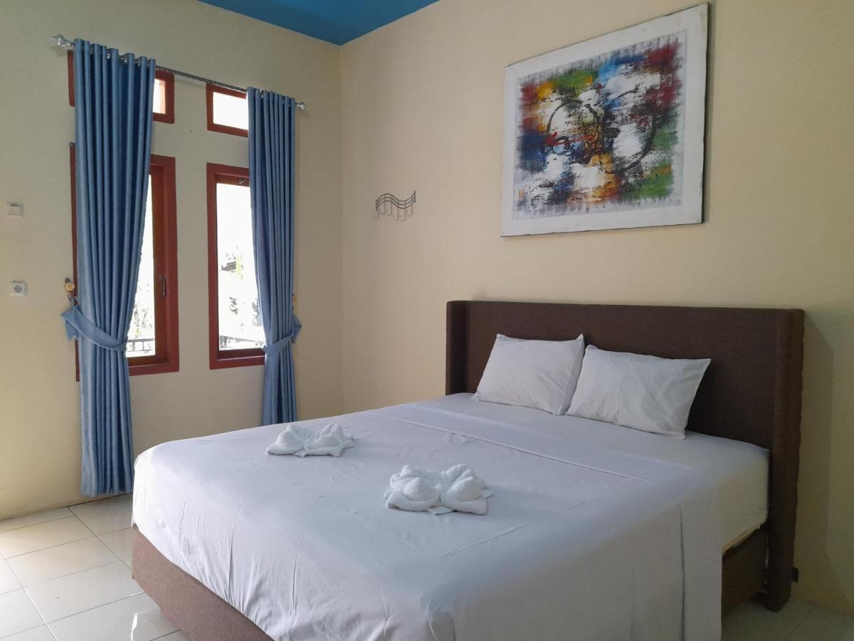 Tangkoko Lodge Bitung Buitenkant foto