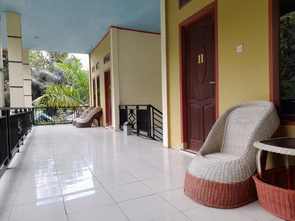 Tangkoko Lodge Bitung Buitenkant foto