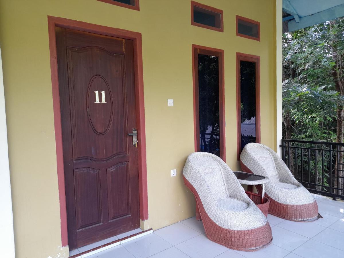 Tangkoko Lodge Bitung Buitenkant foto